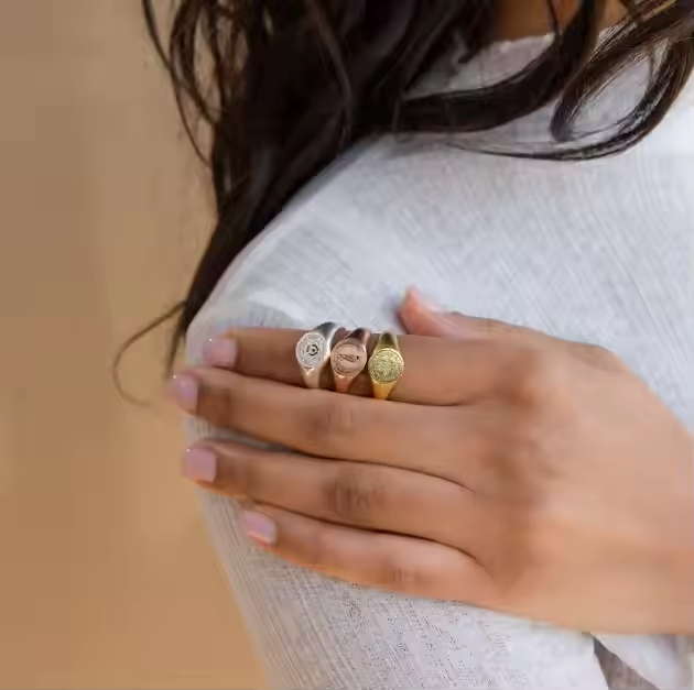 Personalized University Signet Ring - College Class Ring